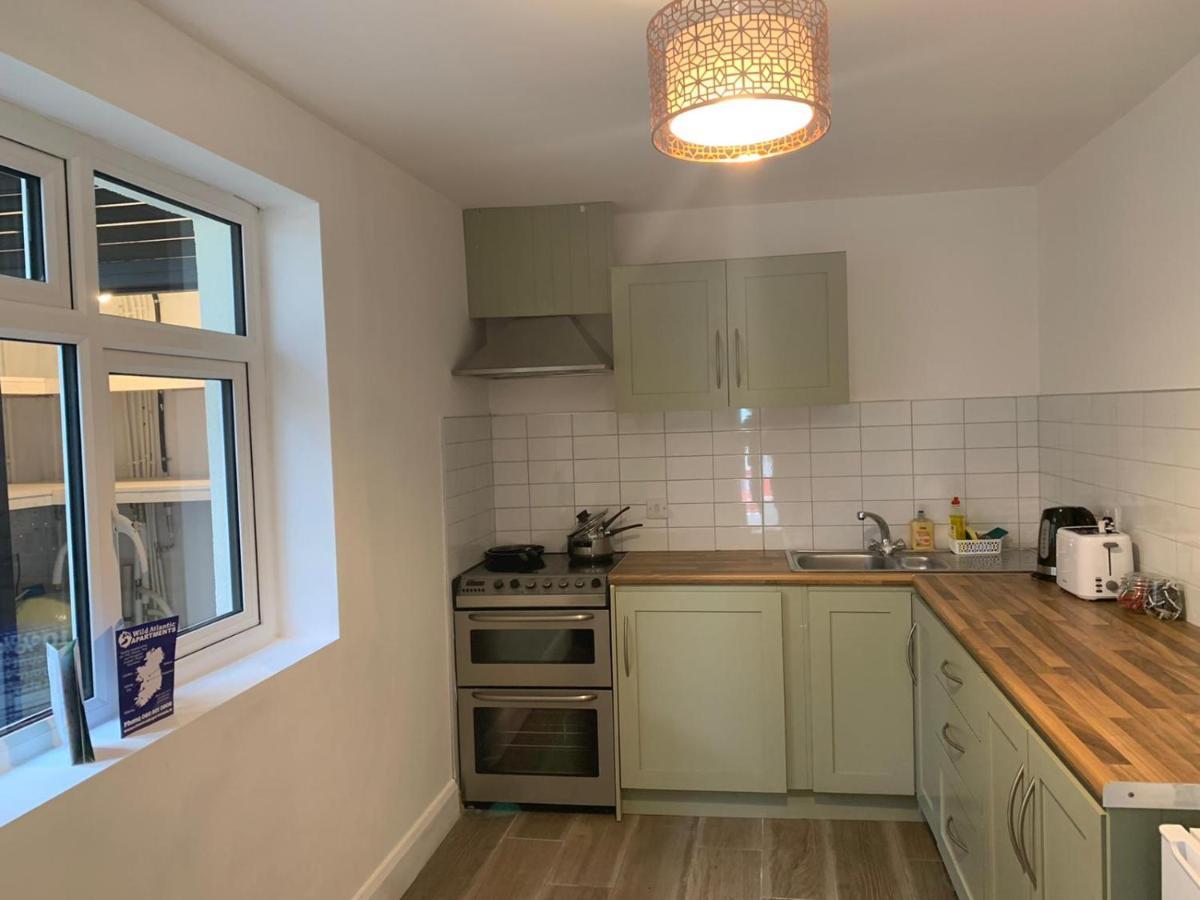 Eyre Square Lane Budget Rooms Голуэй Экстерьер фото