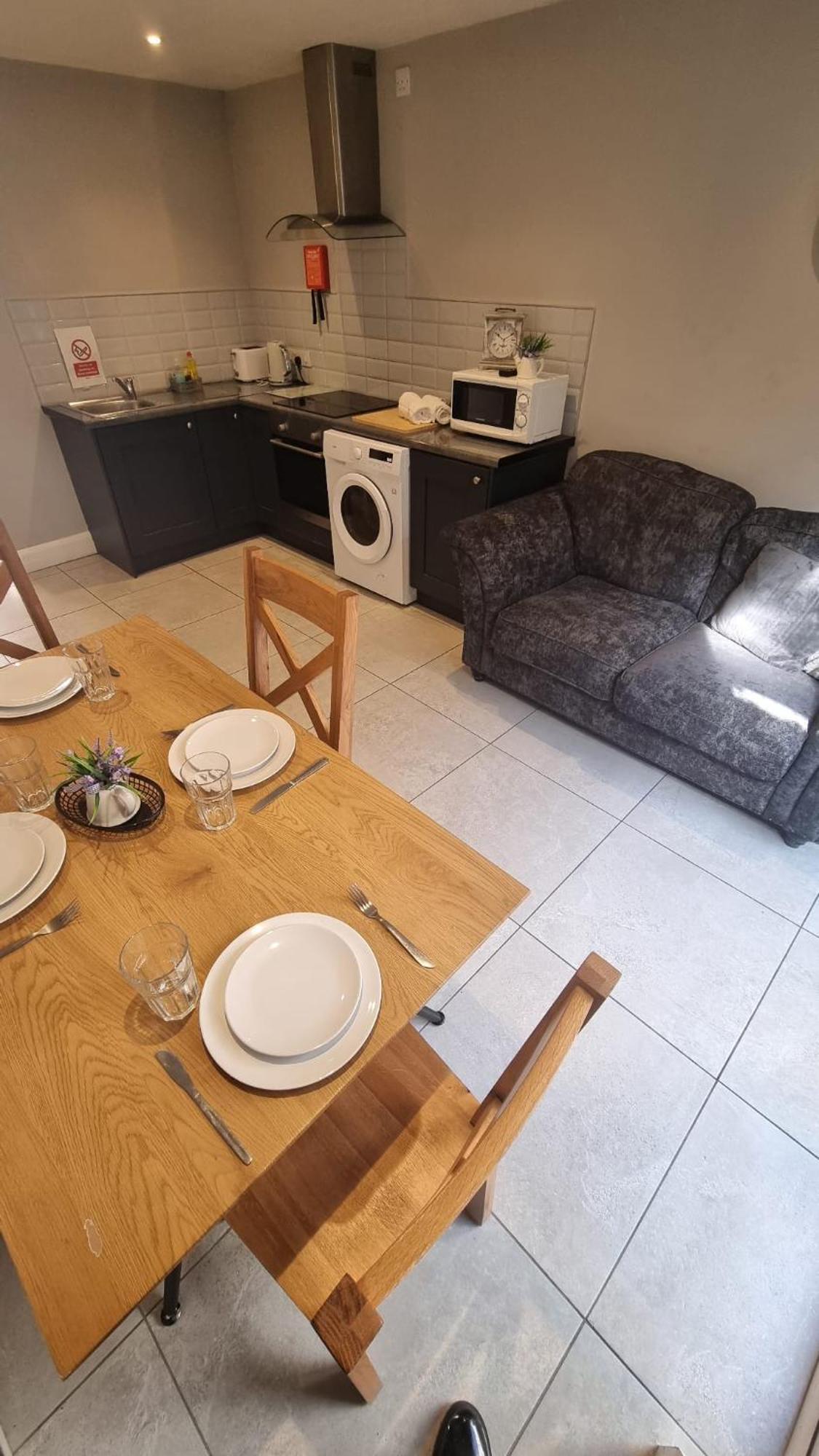 Eyre Square Lane Budget Rooms Голуэй Экстерьер фото